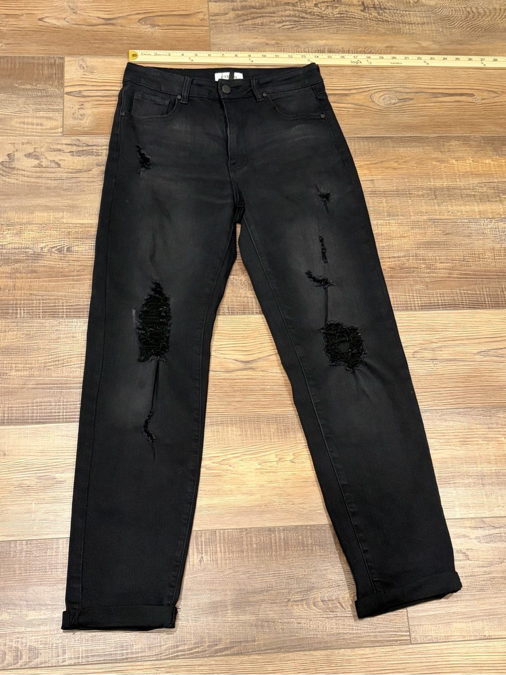 Black Label C’est Toi Women’s Straight faded distressed Leg Jeans in Black 9/28
